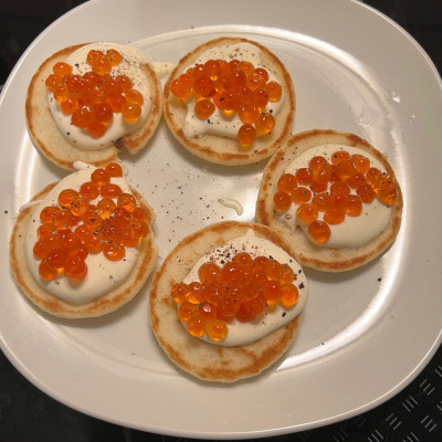 Ένα εντυπωσιακό ορεκτικό για τις γιορτινές μέρες με χαβιάρι σολομού