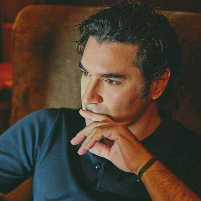 Παπακαλιάτης: Δες το σπίτι του! Tο σαλόνι χολιγουντιανών προδιαγραφών