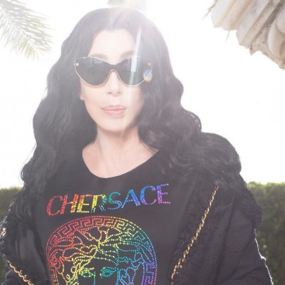 H Cher δημοσίευσε φωτογραφία με μονόπετρο και όλοι μιλούν για αρραβώνα με τον Alexander Edwards