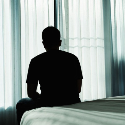 Κατάθλιψη: Ποιους πάσχοντες μπορεί να ωφελήσει η κεταμίνη