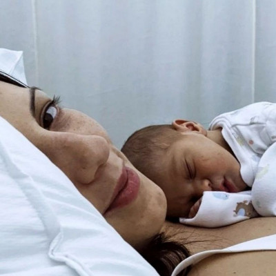 Ελληνίδα ηθοποιός έγινε μαμά - Οι πρώτες φώτο με την κόρη της