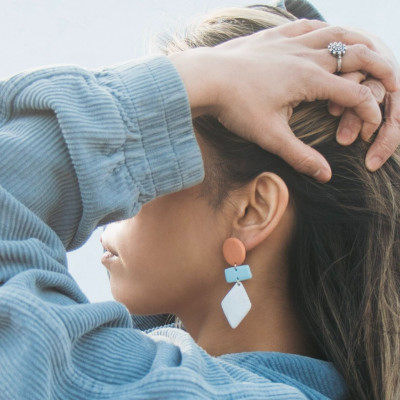 Αλυσίδες-charms & ακόμη 4 τάσεις στα piercing θα σε βάλουν σε πειρασμό