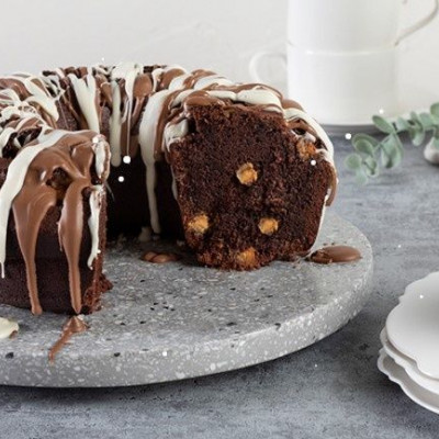 Άκης Πετρετζίκης: Κέικ τριπλής σοκολάτας