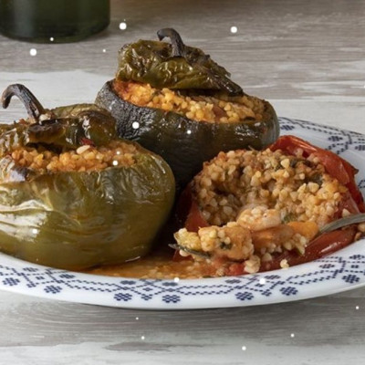 Άκης Πετρετζίκης: Γεμιστά θαλασσινών με πλιγούρι