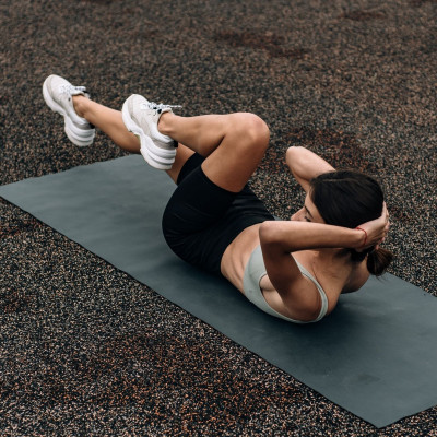 H καθημερινή άσκηση+ 4 ακόμη λόγοι για τους οποίους δεν θα δεις κοιλιακούς φέτος