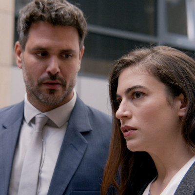 Μία γυναίκα μυστήριο στη δολοφονία του Άγγελου στους Παγιδευμένους και η Άννα ήδη την αναζητά