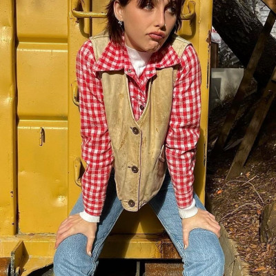 Η Emma Chamberlain ντύθηκε με έμπνευση από το Toy Story και φόρεσε τα παπούτσια που θέλεις τώρα