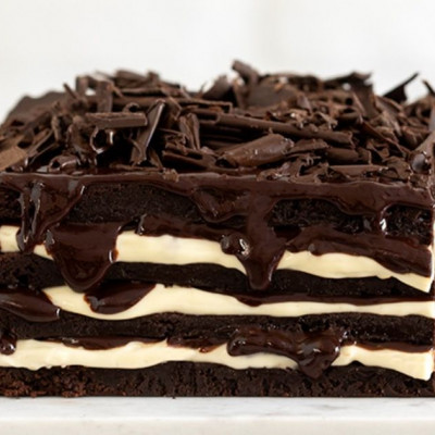 Άκης Πετρετζίκης: Brownie lasagna