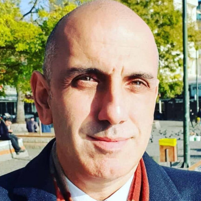 Μανώλης Κωστίδης: Αυτή είναι η κομψή σύζυγός του που είναι πρόξενος