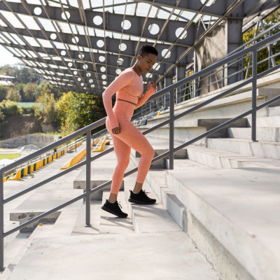 Πώς να διαλέξω τα κατάλληλο παντελόνι φόρμας γυναικεία για αυτή τη σεζόν;