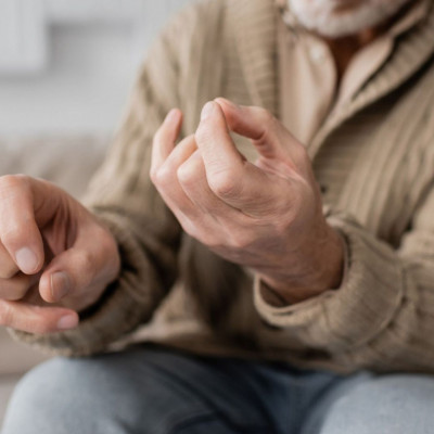 Πάρκινσον: Ποιο είναι το πρώτο σημάδι της νόσου