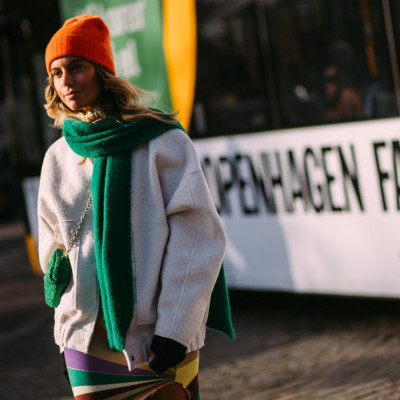 4 πρακτικοί τρόποι να δέσεις το κασκόλ στο πιο εύκολο TikTok hack της ημέρας