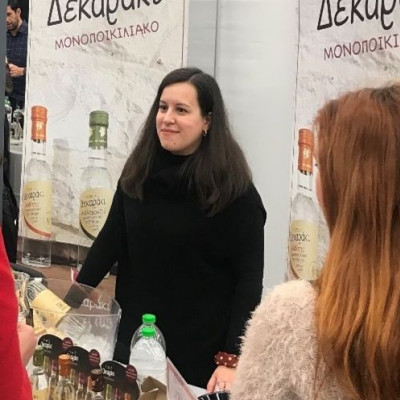 Αρώματα και συναισθήματα μετέφερε το Δεκαράκι στην έκθεση «Ελληνικό Απόσταγμα»