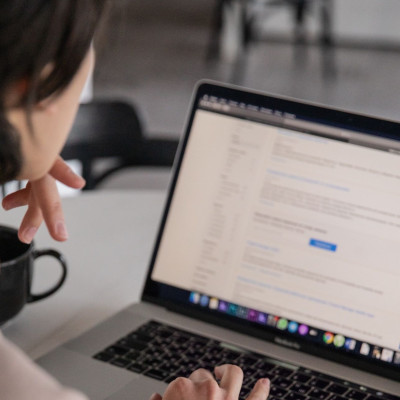 Πώς θα ψάξεις για δουλειά ενώ παράλληλα εργάζεσαι full time – Τα tips για να μην πελαγώσεις