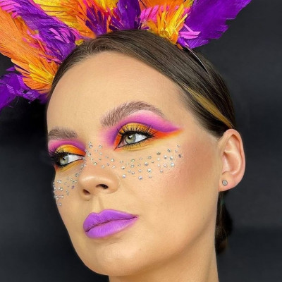 Carnival Mood: Πώς θα κάνεις το makeup look που θα γίνει viral στα αποκριάτικα πάρτι