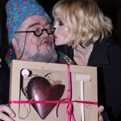 Το φιλί της Ζουγανέλη στον Κραουνάκη και η επανεμφάνιση του Κόκκοτα