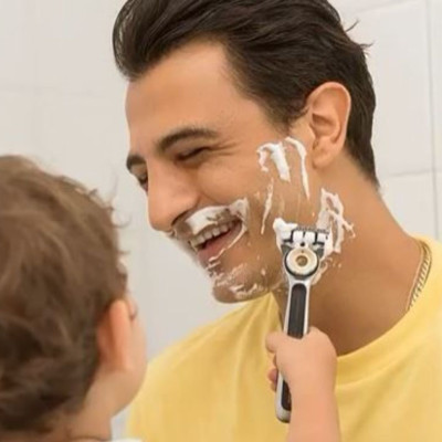 Δήμος Αναστασιάδης: Γεμάτη καλούδια ήρθε η μητέρα του από το χωριό