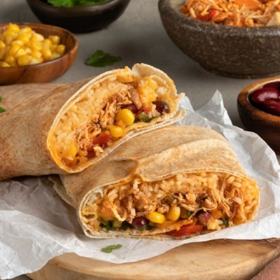 Άκης Πετρετζίκης: Burrito με pulled chicken στη χύτρα ταχύτητας