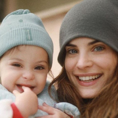 Χριστίνα Μπόμπα: Με κομφετί διασκέδασαν οι δίδυμες- Η απίθανη ανάρτηση