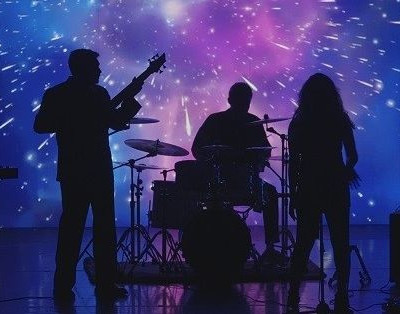 Oι Loose Ties μόλις κυκλοφόρησαν το δεύτερο άλμπουμ τους, Odd One Out