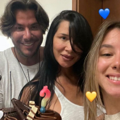 Η 19χρονη κόρη της Πάολα άλλαξε τελείως τα μαλλιά της και εκτός από φοιτήτρια είναι και Tik Toker