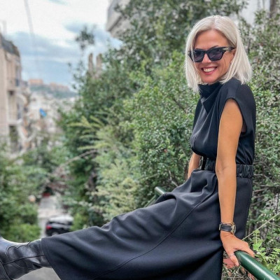 Το νέο Parisian chic κούρεμα της Χριστίνας Κοντοβά είναι η απόλυτη τάση της άνοιξης