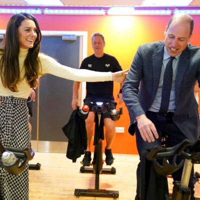Πρίγκιπας William & Kate Middleton «μονομάχησαν» στο spinning και έγιναν viral