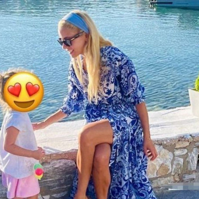 Δούκισσα Νομικού: Το κινητό της είναι γεμάτο αυτοκόλλητα της Αναστασίας