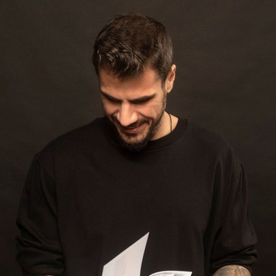 Άκης Πετρετζίκης: Τα γενέθλια, η ηλικία και η αγκαλιά των παιδιών του