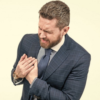 Long Covid: Για ποιες χρόνιες παθήσεις αυξάνει τον κίνδυνο