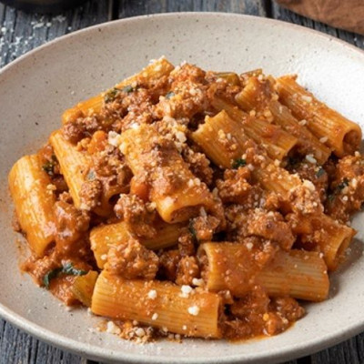 Άκης Πετρετζίκης: Ριγκατόνι μπολονέζ