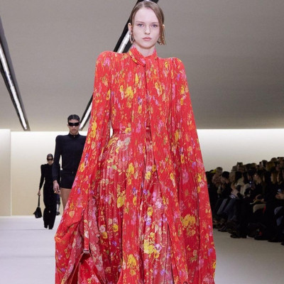 #PFW:Το πρώτο show του Balenciaga μετά το σκάνδαλο είναι γεγονός -Tελικά ήρθε η νέα εποχή του οίκου;