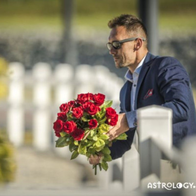 Αυτές οι γυναίκες του ζωδιακού ελκύονται από μεγαλύτερους άντρες