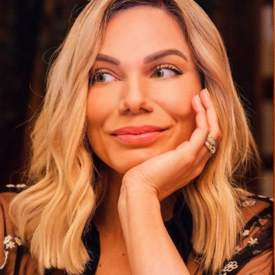 Μαλέσκου: Το τζιν της δεν κουμπώνει αλλά δεν χάνει το στιλ της!