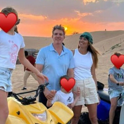 Μαριέττα Χρουσαλά: Νέα φώτο με τον σύζυγο και τα τρία τους παιδιά