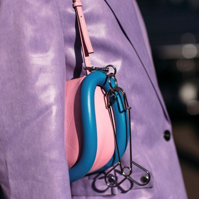 Αυτό είναι το στυλ τσάντας που θα βλέπεις παντού την άνοιξη