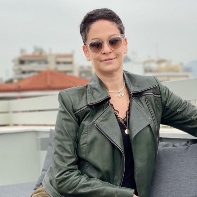 Ρέα Τουτουνζή: Πώς είναι σήμερα η Σταρ Ελλάς 1994- Τα γκρίζα μαλλιά και το rock style