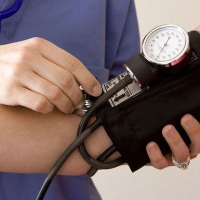 Γιατί η υπέρταση συμβάλλει στην εμφάνιση άνοιας