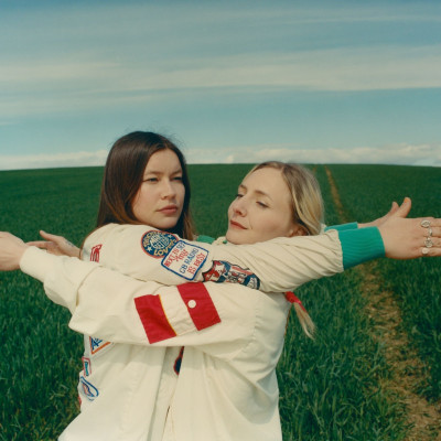 Το Release Athens 2023 υποδέχεται τις Wet Leg και τους Madrugada στην Πλατεία Νερού