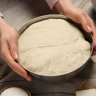 Ποιους κινδύνους κρύβει η άψητη ζύμη