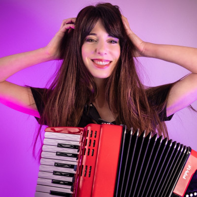 Το ταλέντο έχει πάντα δίκιο και η Μιρέλα Πάχου εκτός από σπουδαία ερμηνεύτρια είναι και δικηγόρος