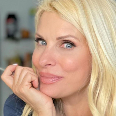 Ελένη Μενεγάκη: Η συνταγή της για Πασχαλινά κουλουράκια