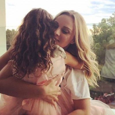 Πέγκυ Ζήνα, Βίκυ Βολιώτη και άλλες διάσημες που έχουν κόρες