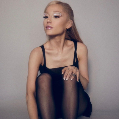 Η Ariana Grande έκανε το πιο wow μακιγιάζ- Tο fairycore ήρθε για να μείνει