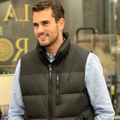 Νικόλας Μαλακοδήμος: Ο γοητευτικός Mr. La Vie En Rose και η υπέροχη σχέση με την αδερφή του