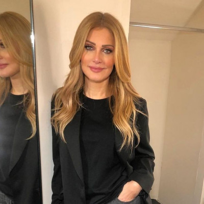 Η Νατάσα Θεοδωρίδου μας ξεναγεί στο πατρικό της & στο παιδικό της δωμάτιο που όλα έμειναν ίδια