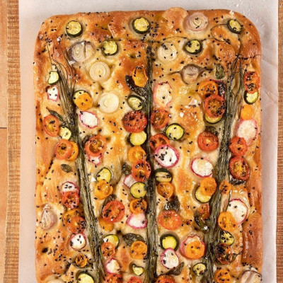 Άκης Πετρετζίκης: Φοκάτσια με σχέδια