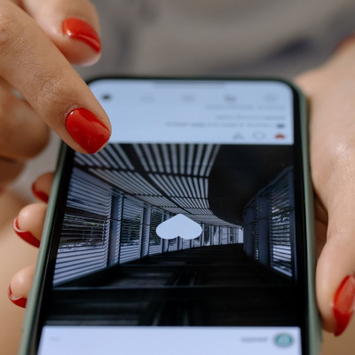 Γιατί ορισμένα άτομα βλέπουν πάντα πρώτοι τα Ιnstagram stories σου