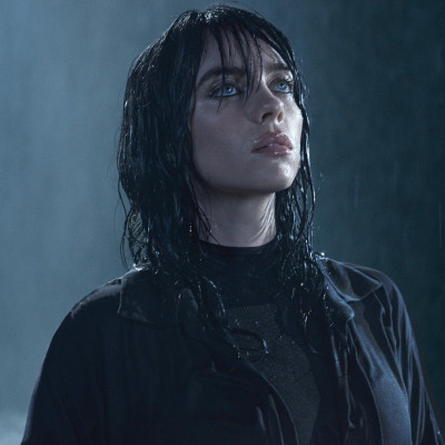 H Billie Eilish και άλλοι 2 celebrities αποκαλύπτουν την «μάχη» τους με το Tourette Syndrome