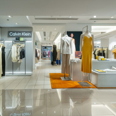 Η Calvin Klein επεκτείνει το δίκτυο της στην καρδιά της Αθήνας με ένα νέο shop in shop